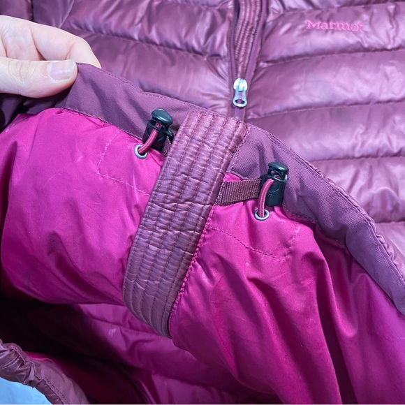 Marmot 700 Fill Women’s Duck Down PufferJacket Berry/Burgundy Large Small Flaw - Picture 8 of 14